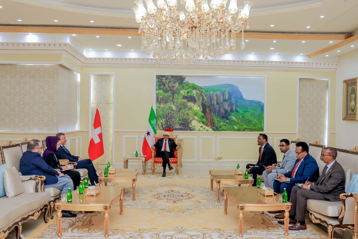 Presidencysl_'s tweet image. Somaliland: President Irro Receives Swiss Ambassador Mirko Giulietti
Presidential Palace, Hargeisa
16 July 2025
His Excellency Dr. Abdirahman Mohamed Abdillahi (Irro), President of the Republic of Somaliland, graciously received today Ambassador Mirko Giulietti, the…
