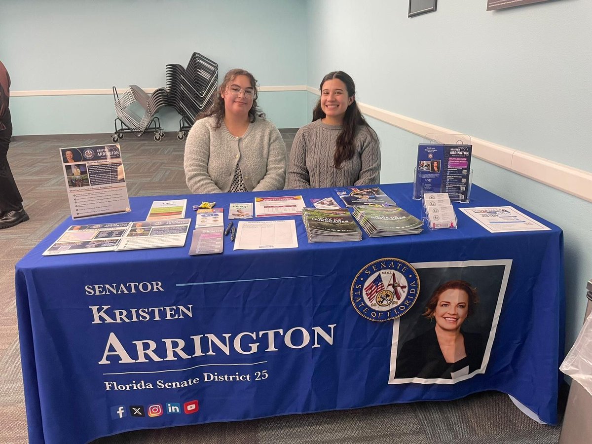 Arrington4Fl's tweet image. had the opportunity to join Alianza for Progress for a meaningful Legislative Debrief at the Hart Memorial Library in Kissimmee. 🗣️📚
It was an important space to reflect on this past session, share updates, and discuss how we can continue to advocate for our community…