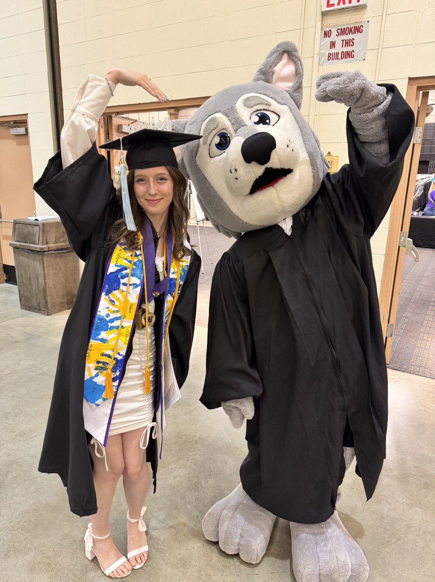 UW's tweet image. In 3rd grade, Noemi Duncan wrote in her yearbook that she wanted to be a teacher. She just graduated from @uwtacoma and accepted a job as a special ed teacher in her hometown. At graduation, she wore a stole covered in her students’ handprints. #UWGrad25 | washington.edu/boundless/full…