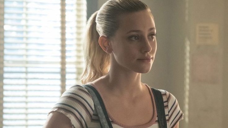 Eu até tenho a visão da Lili Reinhart como Olive, mas podiam pelo menos ter pintado o cabelo dela. Ela passa muito esse sentimento de que não se caracteriza porque ela já É sua própria marca registrada... enfim, se não for uma boa adaptação, que ao menos seja um bom filme.