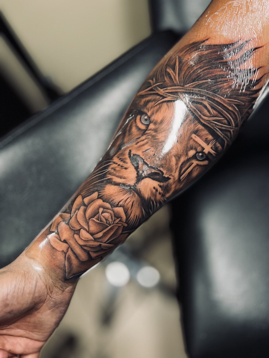 LION TATTOO 🔥🔥🔥💪🏽 woza baba!