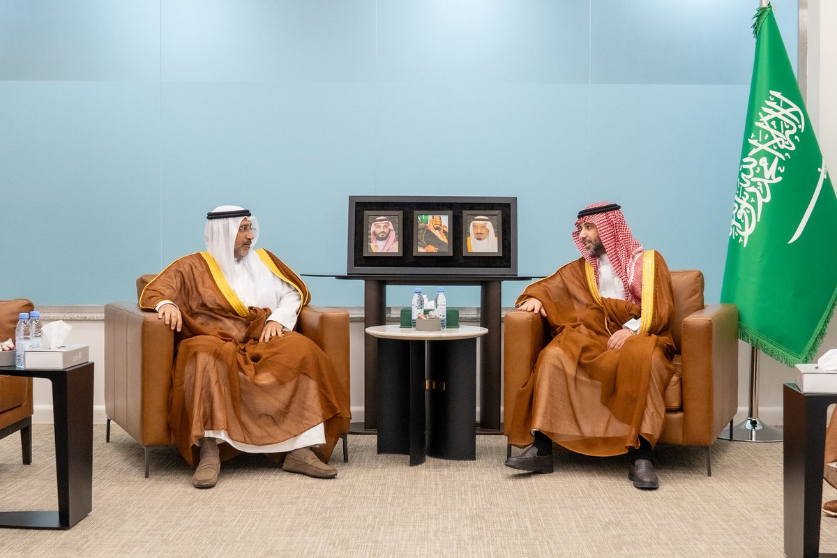 استقبل معالي الأستاذ عبدالمحسن بن سعد الخلف، نائب وزير المالية، سعادة الأستاذ عبد الله خليل المصيبيح، رئيس المصرف العربي للتنمية الاقتصادية في أفريقيا (BADEA)، في مقر الوزارة.
خلال اللقاء، أكد معالي نائب الوزير على متابعة وزارة المالية لأداء المصرف، وتم بحث سبل تعزيز التعاون بين