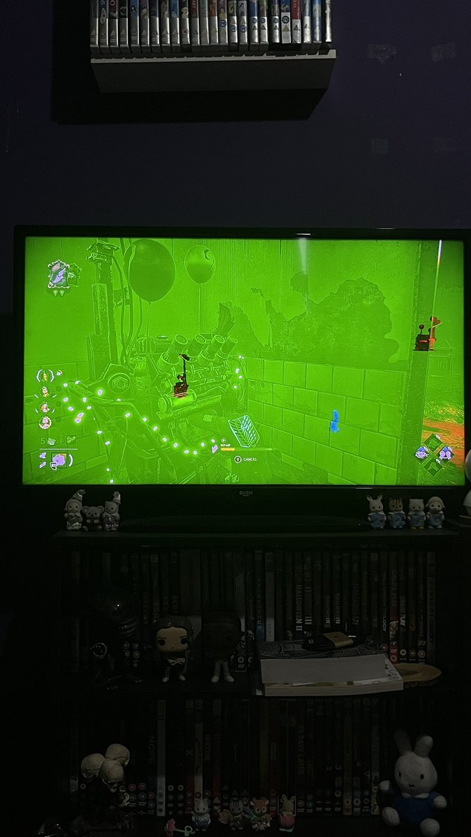 anxiousgasp's tweet photo. my xbox broke a bit but it’s fine. just a little green https://t.co/2TnVJNKhAx