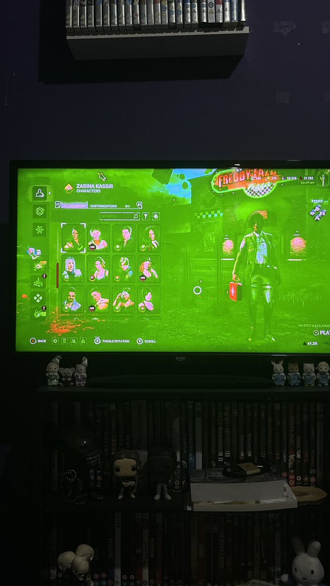 anxiousgasp's tweet photo. my xbox broke a bit but it’s fine. just a little green https://t.co/2TnVJNKhAx