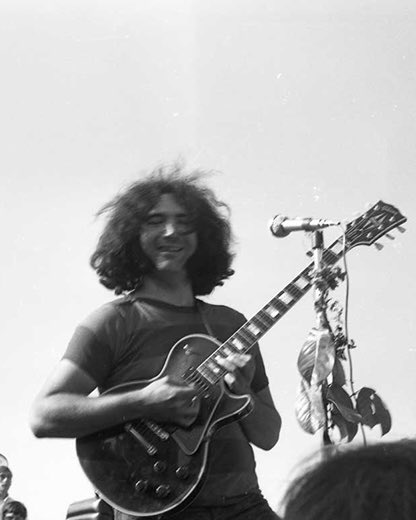 GratefulDead's tweet image. “...they’re all people, like the more straight people that come to these kind of scenes, the easier it’ll be for them to see that the hippies aren’t going to hurt them. The whole scene is ... good natured.” - Jerry Garcia for ‘Helix’ 1967
The Grateful Dead headlined a free…