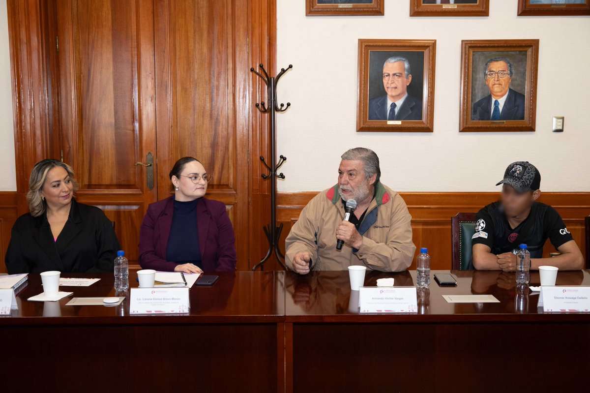 El Voluntariado del <a href="/PJEdomex/">Poder Judicial Edomex</a> y la <a href="/CRMTOLUCA/">Cruz Roja Toluca</a> suman esfuerzos que acreditan su compromiso real con la dignidad humana. Acercarnos como sociedad a quienes más lo necesitan es contribuir al bienestar de todas las personas. 

Gracias a la Cruz Roja por su incansable labor