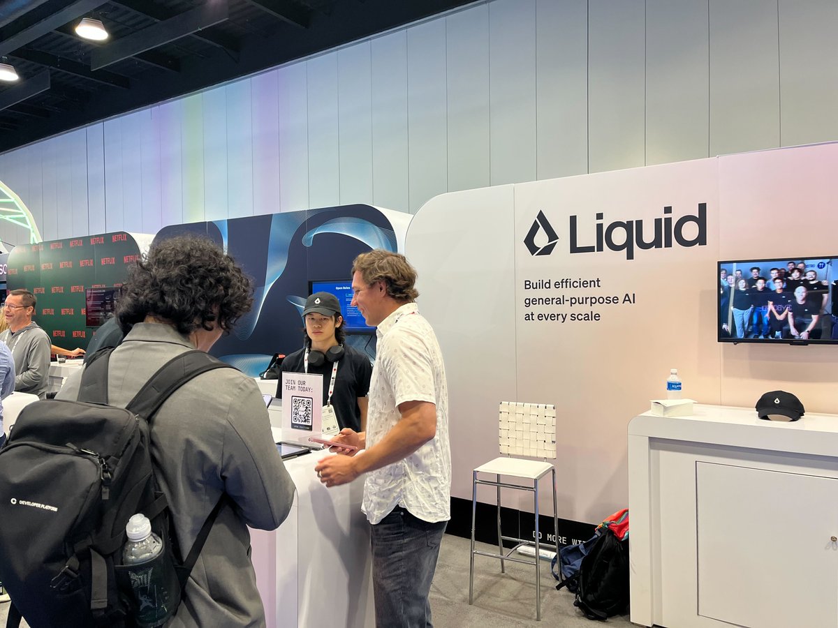 mlech26l's tweet image. We're at #ICML2025! 🚀
Stop by the @LiquidAI_ booth in Vancouver this week to chat with our team about novel architectures, AI on the edge, and explore career opportunities