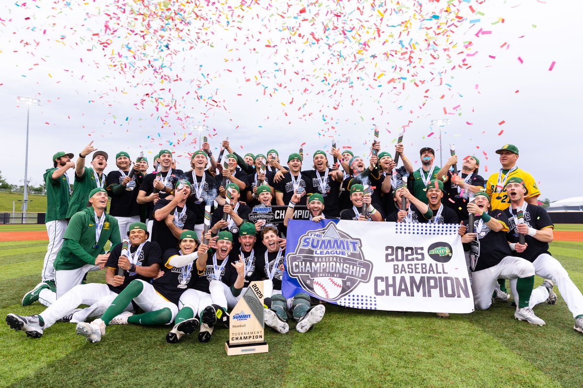 TheSummitLeague's tweet image. ๐๐๐ฅ๐ข๐ฏ๐ ๐๐ก๐ ๐๐ฎ๐ฆ๐ฆ๐ข๐ญ: ๐๐ฉ๐ซ๐ข๐ง๐ | ๐๐๐ฒ 24
@NDSUbaseball took down Oral Roberts 4-2 to win their third Summit League baseball title and first since 2021.
#ReachTheSummit x #ReliveTheSummit