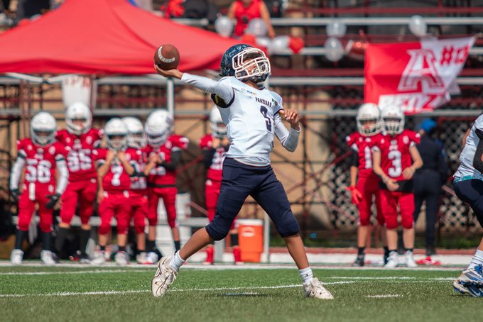 quarterbackmag's tweet photo. Maximiliano Rocha Becerra (Class of 2031) is putting in work on and off the field. After a strong debut with Jaguares del IMEX, he’s now leading Panteras de Puebla into the playoffs. Tackle or flag, he brings discipline, teamwork, and a 4.0 GPA to the game.

@MaxRocha09
https://t.co/kXsTkJiew3