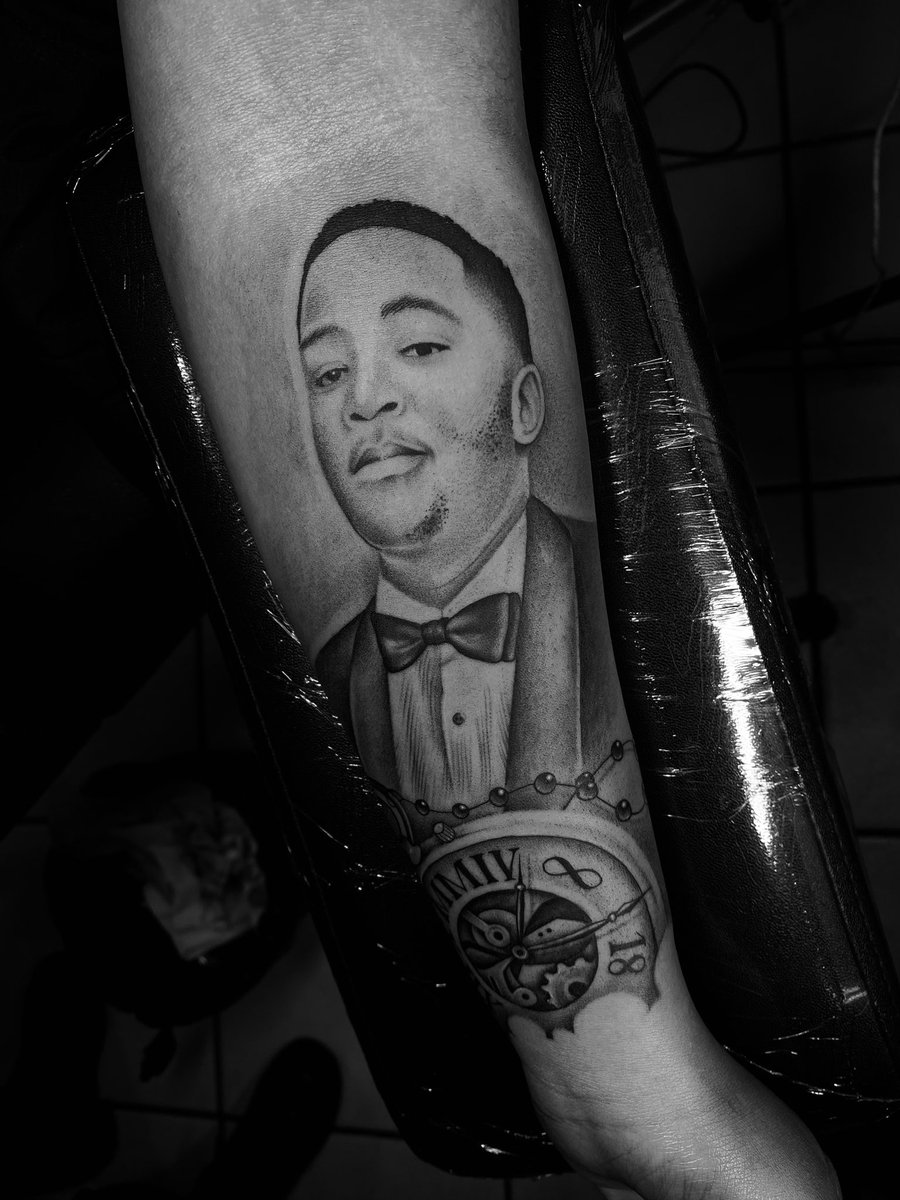 This is the BEST Portrait tattoo: Dedicated to my clients late brother, FOCUS on the details. Iphumile 💪🏽