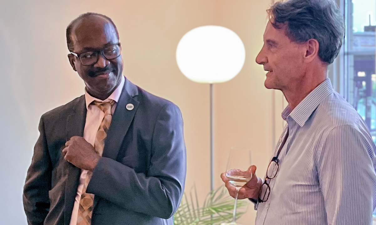 SwissCGNY's tweet image. On the sidelines of #HLPF2025, Swiss Consul General, Amb. Niculin Jäger, hosted a lively exchange on sustainable business with NY leaders. The Swiss Delegation presented the Toolbox Agenda 2030 for Businesses, a web tool with sector goals & best practices: tinyurl.com/4yx9a8uz