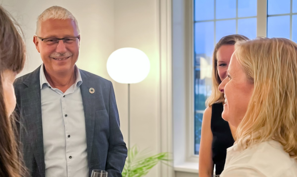 SwissCGNY's tweet image. On the sidelines of #HLPF2025, Swiss Consul General, Amb. Niculin Jäger, hosted a lively exchange on sustainable business with NY leaders. The Swiss Delegation presented the Toolbox Agenda 2030 for Businesses, a web tool with sector goals & best practices: tinyurl.com/4yx9a8uz