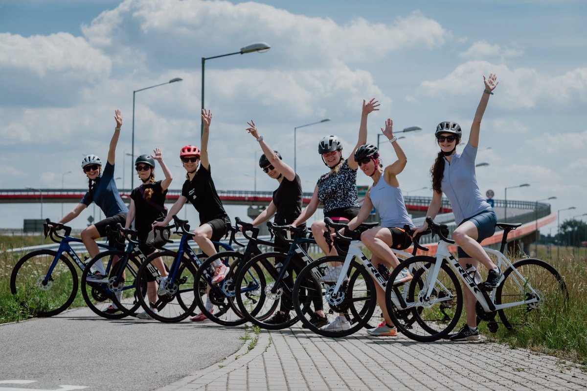 Leszek33's tweet image. 📢 POLAND PEDALS FORWARD 🇵🇱 🚴🚴‍♂️🚴‍♀️
Mid-season vibes from #WorldBicycleDay momentum! 1K+ events, kids biking to school, bike tourism rising, &amp;amp; a national convo on helmet laws. 🚲
Cycling is becoming a way of life—and Poland's just getting started.