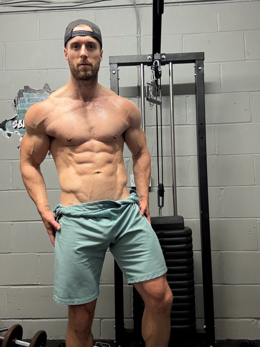 YOUR FINAL CALL 

5 MINUTES UNTIL THE BIG LIVE WANKING SESSION 😂😂😂

onlyfans.com/max_hunter580