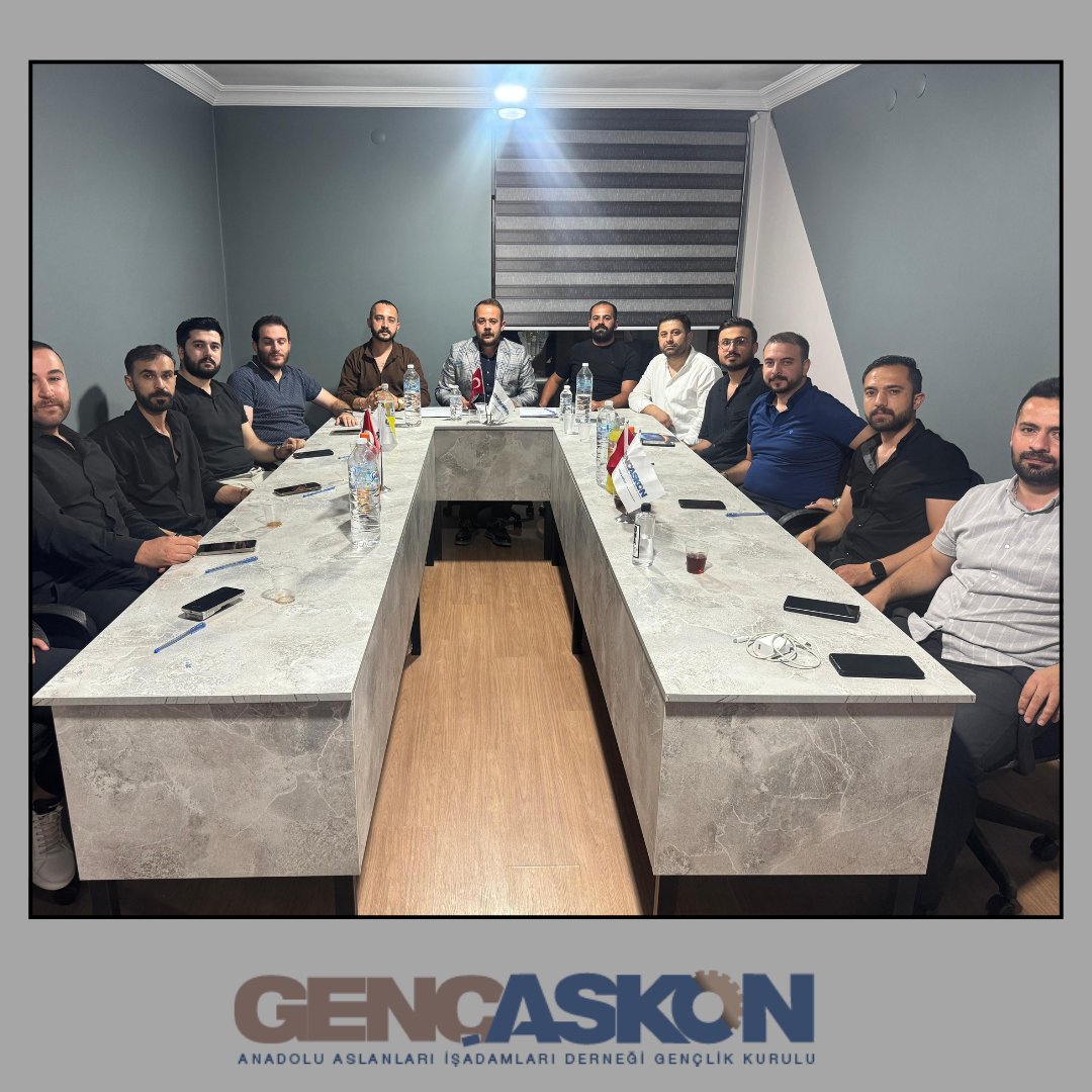 gencaskonvan65's tweet photo. 📍Genç ASKON Van Haftalık Olağan Toplantısı

Şube Başkanımız Sn. Hakan PERİHANOĞLU ve Yönetim Kurulu üyelerimizin katılımıyla ilk olağan toplantımızı gerçekleştirdik.

“Birlikte üretmek, birlikte büyümek için güzel bir başlangıç.” 💼🤝 https://t.co/nQD6zk8M7a