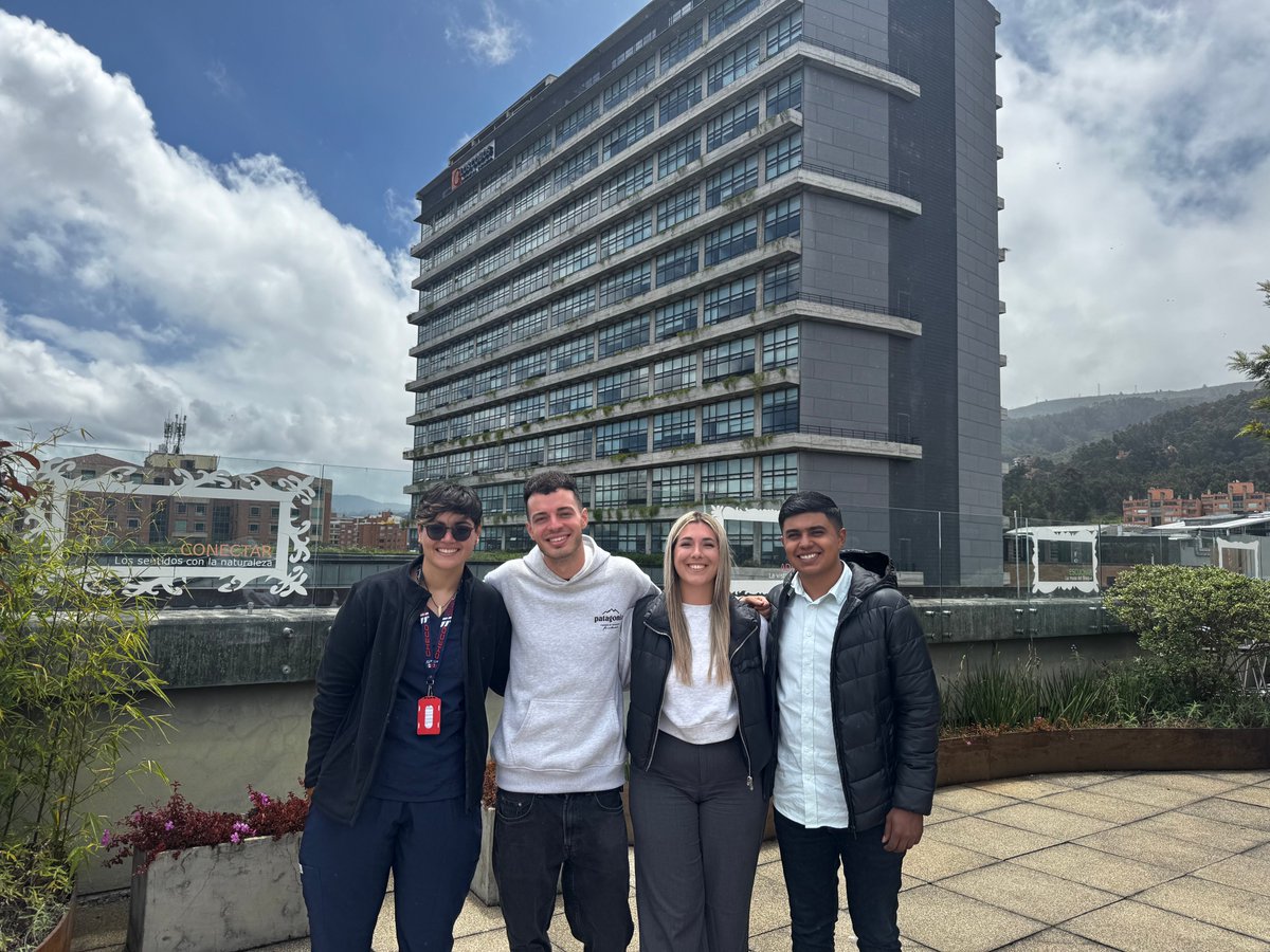 🌎 Nuestra directora del Programa de Enfermería recibió a los estudiantes de intercambio que nos acompañan este semestre en <a href="/U_ElBosque/">Universidad El Bosque</a>. 
⠀
Vienen desde Bucaramanga <a href="/unab_online/">Universidad UNAB</a>, Tuluá <a href="/uceva/">UCEVA Unidad Central</a> y Barcelona <a href="/TecnoCampus/">TecnoCampus</a> 🤝🇨🇴🇪🇸

¡Les damos una cálida bienvenida! 🩵