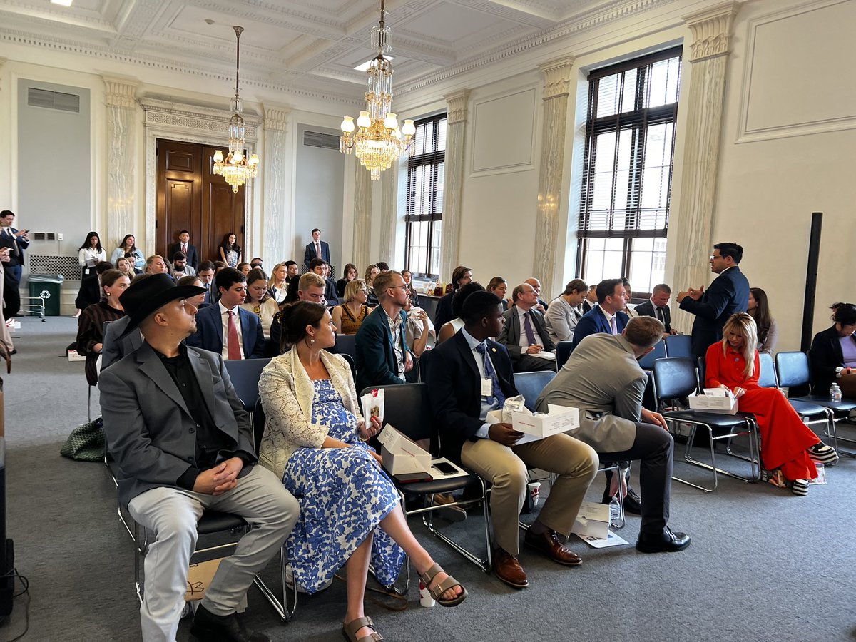 ElizabethHa's tweet image. On Capitol Hill for a Crypto 101 Briefing with a room full of Senate staffers! Fantastic conversation during the Q&A, so much curiosity & genuine interest.
An initiative between @BlockchainAssn, @standwithcrypto and @coinbase.
@Dare_Carter and Michael Postupak 👏👏