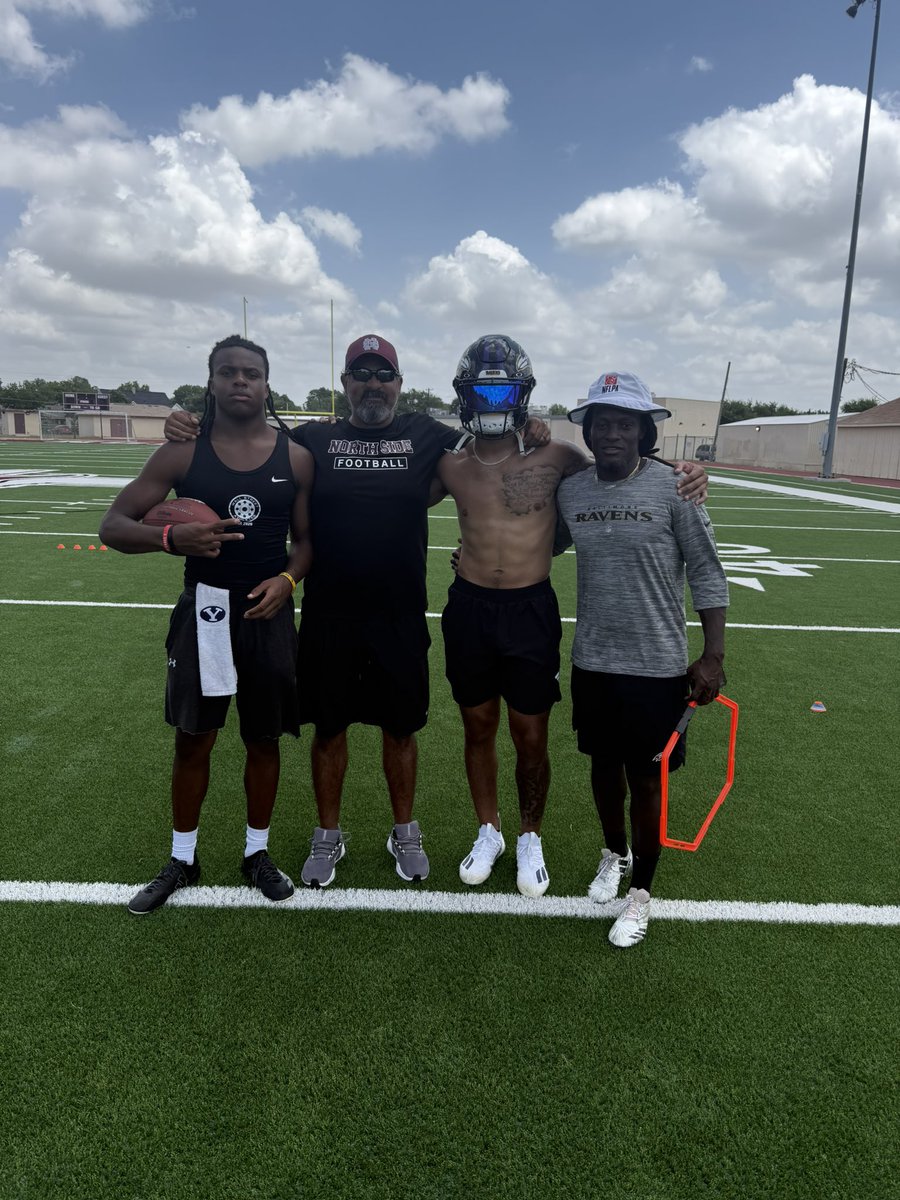 JJ Resendez (@resendezjj) on Twitter photo Love these dudes <a href="/OfficialTylan2/">Tylan Wallace</a> <a href="/CoachCov/">Cov</a> <a href="/bigapetrus/">Trustin Holland “T3”</a> getting a little work in <a href="/NSSteerFootball/">North Side Football</a> Iron sharpens Iron!!! Love these dudes <a href="/OfficialTylan2/">Tylan Wallace</a> <a href="/CoachCov/">Cov</a> <a href="/bigapetrus/">Trustin Holland “T3”</a> getting a little work in <a href="/NSSteerFootball/">North Side Football</a> Iron sharpens Iron!!!