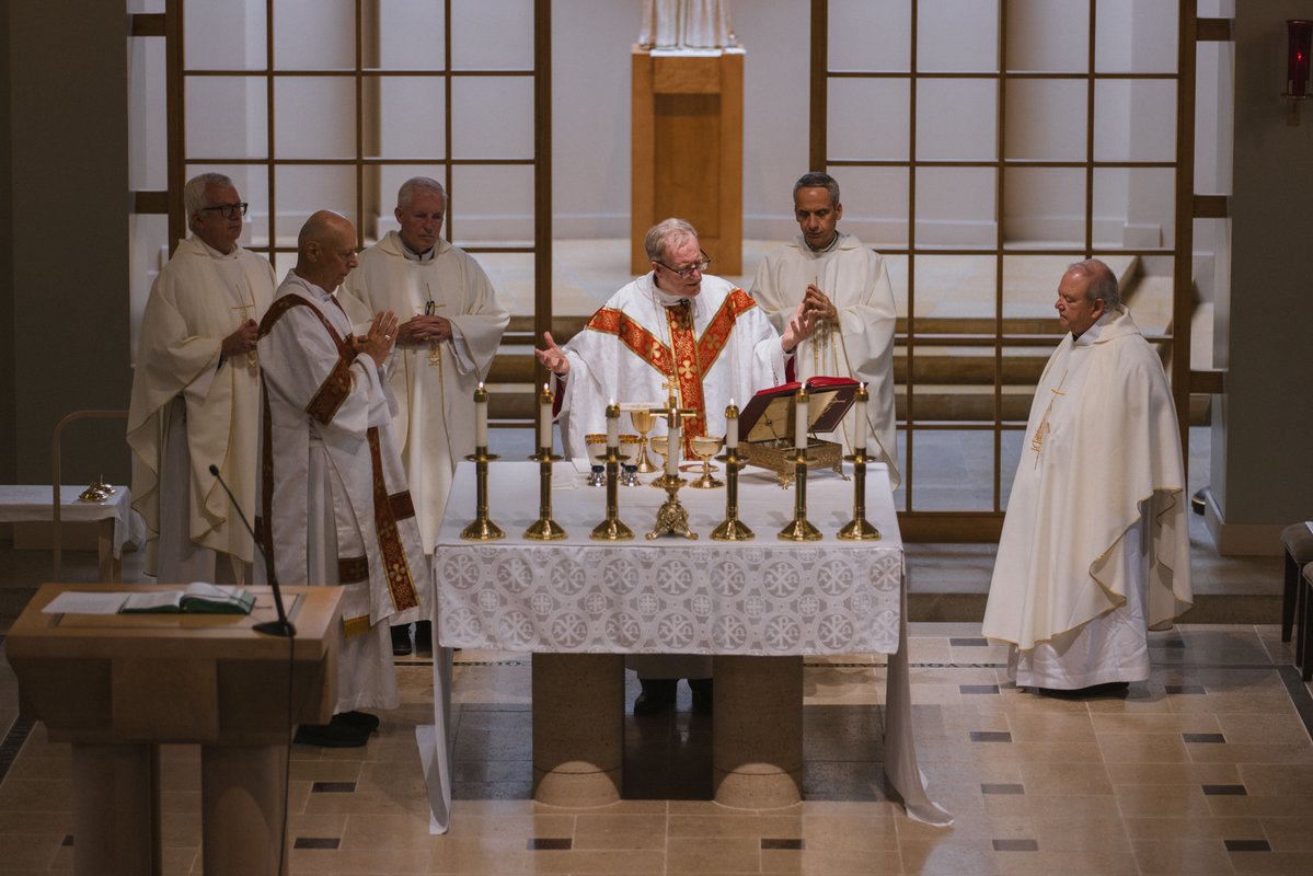 BishopBarron's tweet image. Friends, I recently celebrated Mass at the Saint Paul and Minneapolis Archdiocesan Presbyteral Assembly hosted by St. Mary’s University in Winona. More than two hundred priests were in attendance, and in my homily, I reflected on the great ministerial example of St. John the…