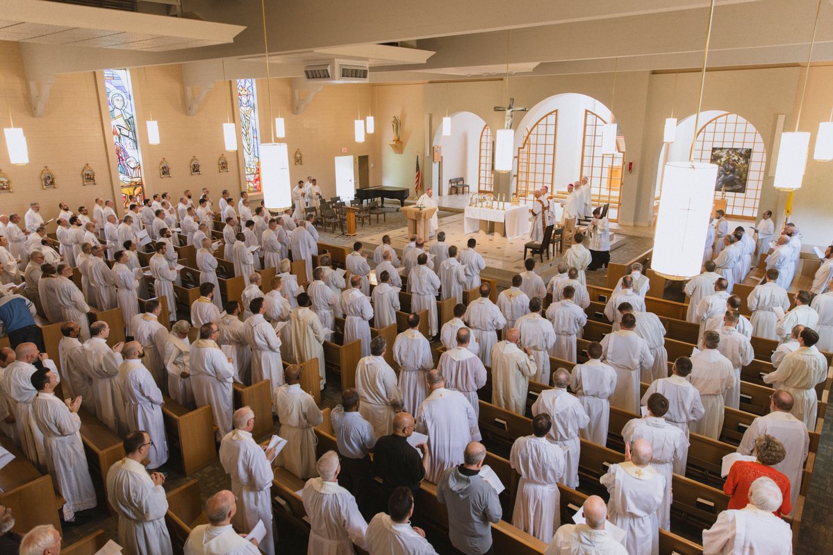 BishopBarron's tweet image. Friends, I recently celebrated Mass at the Saint Paul and Minneapolis Archdiocesan Presbyteral Assembly hosted by St. Mary’s University in Winona. More than two hundred priests were in attendance, and in my homily, I reflected on the great ministerial example of St. John the…