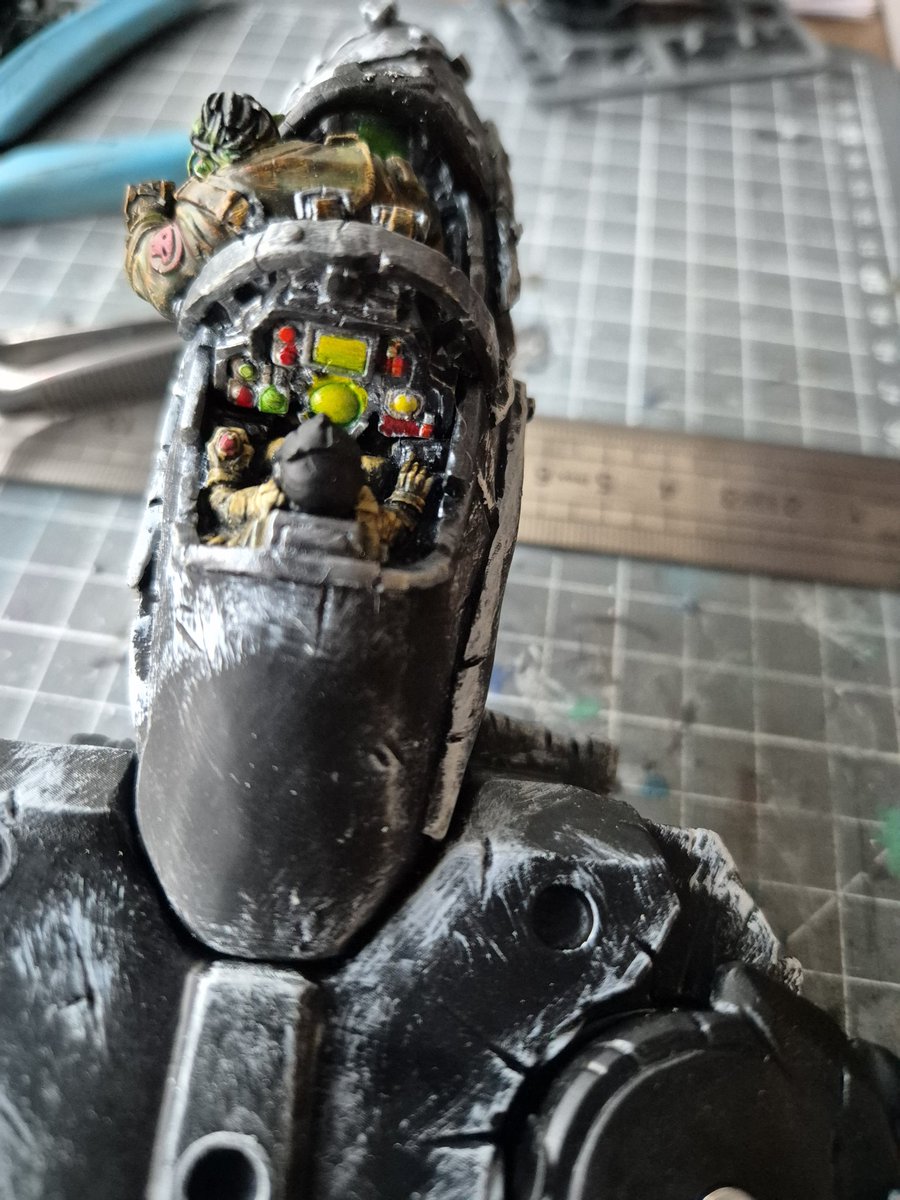 Tork Krouze et son O-14 en cours de construction