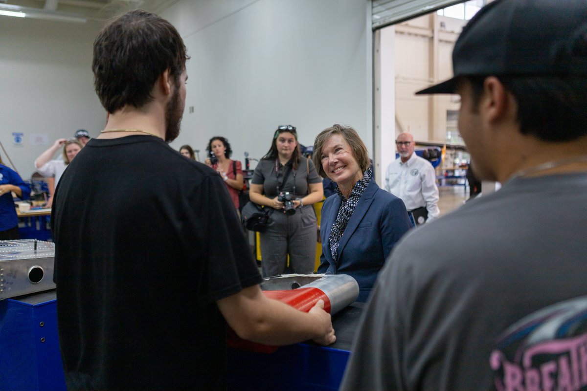 NCLtGovernor's tweet image. Our community colleges are transforming lives!
I had a great time on @COA_Dolphins Currituck Campus this afternoon, where I spoke with students in the aviation and machining programs and saw how they are set up for success.