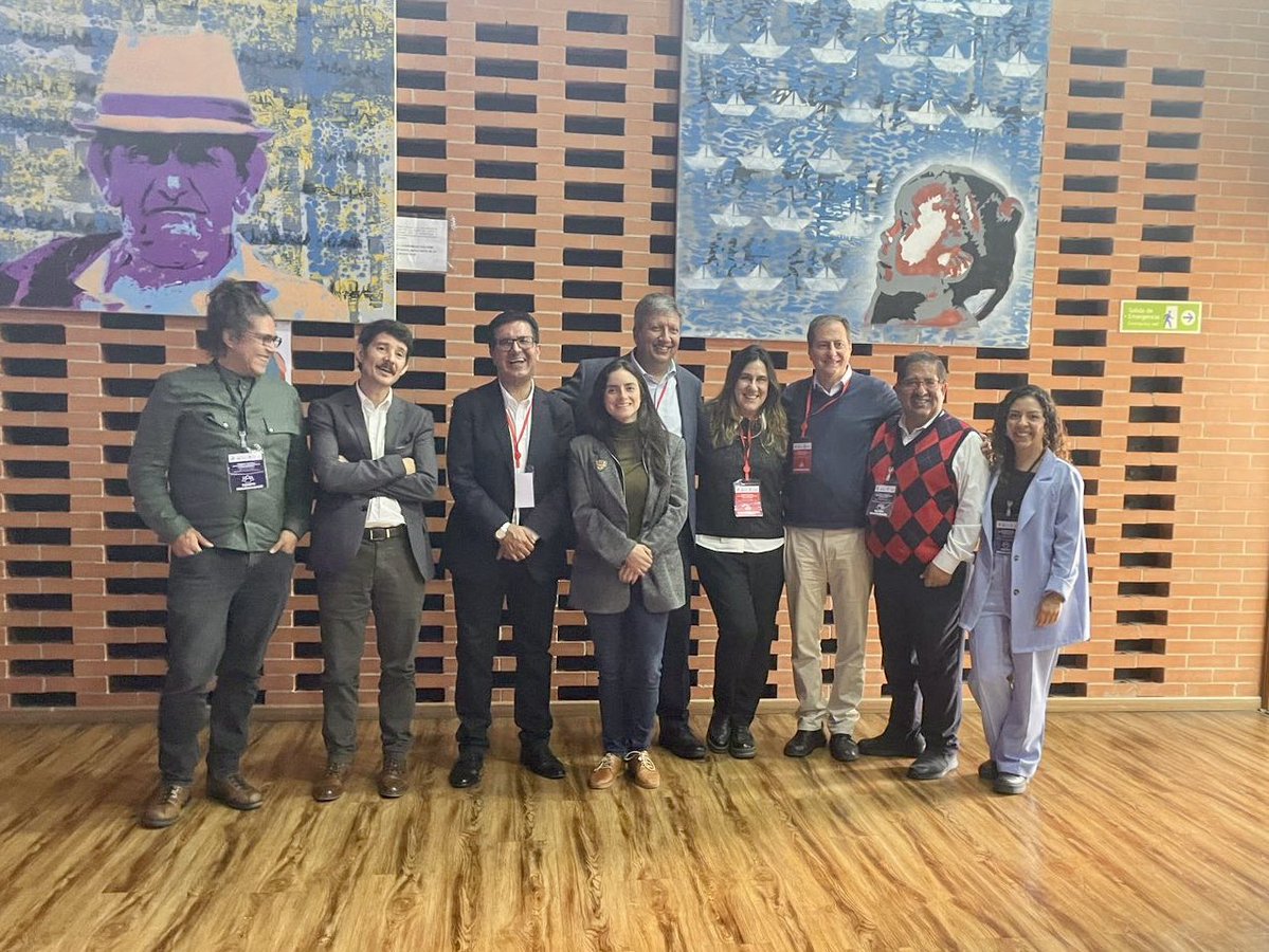 UNESCOSantiago's tweet image. 📊 El Laboratorio LLECE de la @UNESCOSantiago compartió la experiencia regional en evaluación educativa en el simposio internacional “Evaluación para la equidad” en Bogotá 🇨🇴. Su coordinador, @henriquezchile, destacó el rol de la evaluación formativa para reducir desigualdades.