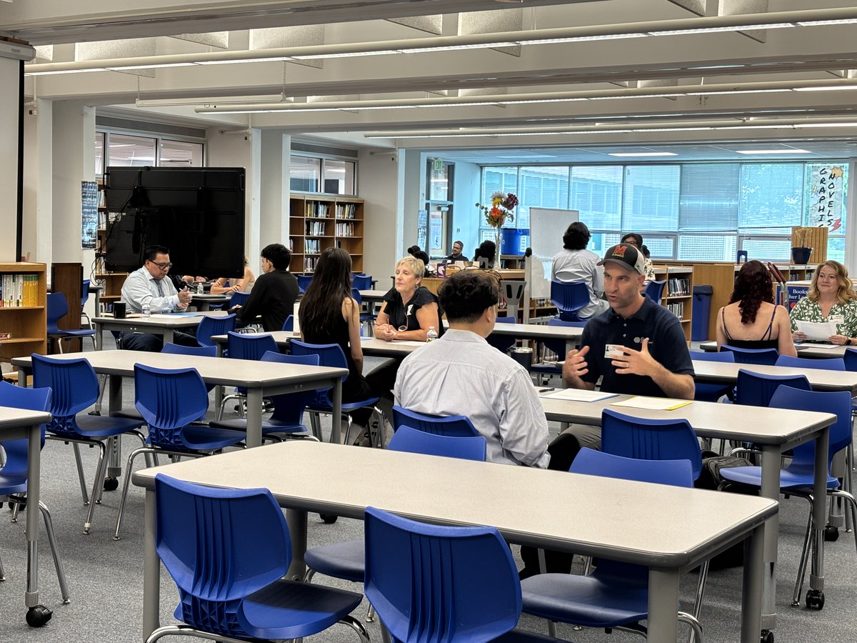 FredCountyExec's tweet image. My team was honored to participate in last week's Mock Interviews with @FCPSMaryland and @shipfrederick's New Horizons Summer Academy. This event allowed high school seniors to showcase and improve their interviewing skills. I heard that my team had some outstanding interviewees!