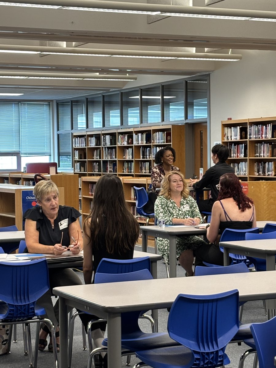 FredCountyExec's tweet image. My team was honored to participate in last week's Mock Interviews with @FCPSMaryland and @shipfrederick's New Horizons Summer Academy. This event allowed high school seniors to showcase and improve their interviewing skills. I heard that my team had some outstanding interviewees!