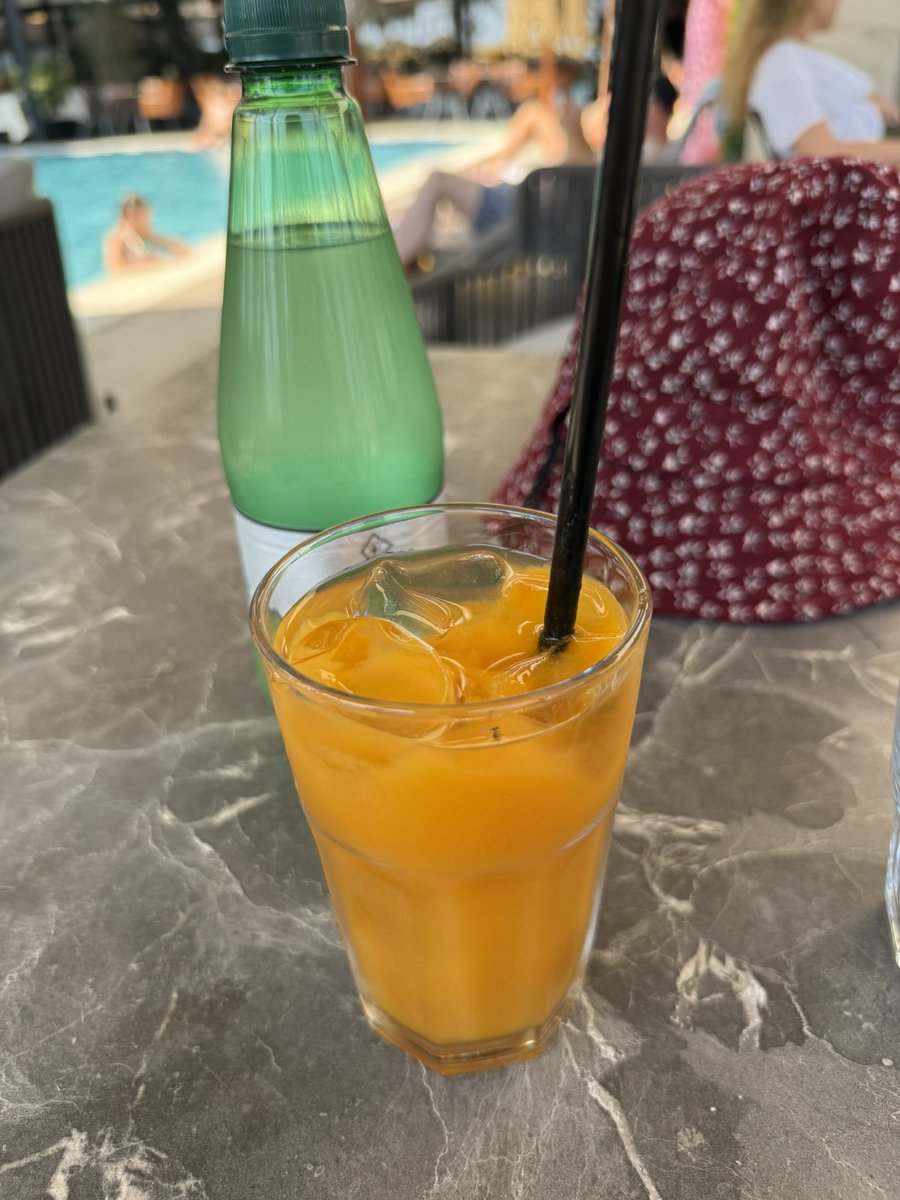 linneabarbie's tweet image. Much love to the $APU fam
How are you spending this summer and where are you vacationing? Write in the comments
I follow back everyone who follows me