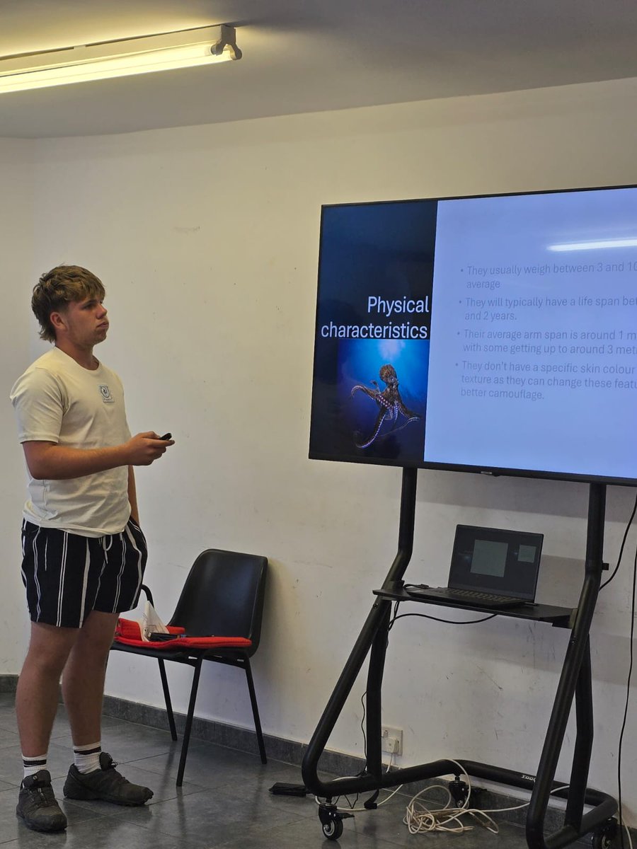tsc_mfl_dep's tweet photo. Day 8...presentations in the teaching laboratory. Their confidence and skills are growing all thanks to their experiences @NautilusGib and still 2 days to go @thornleigh @TSC_SixthForm @TuringScheme_UK https://t.co/hJuRgTjDAU