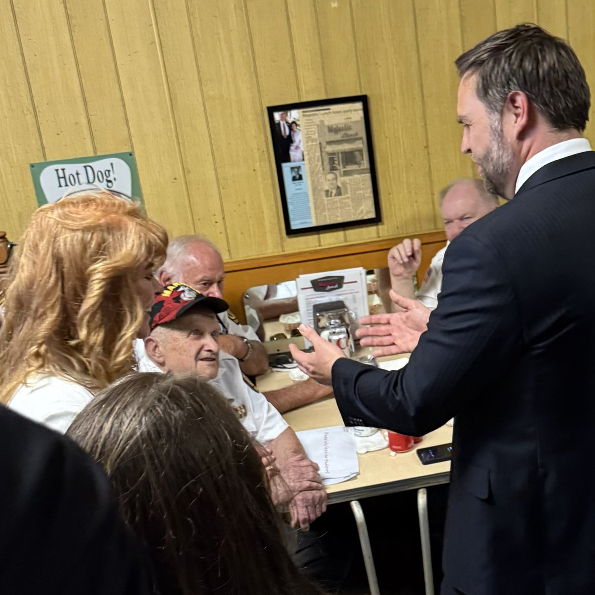 maryannstiffler's tweet image. Jimmy McGrady and his team at Majestic Lunch in hosted veterans for a visit with @VP and @PATreasurer Stacy Garrity today in Pittston! #NoTaxOnTips