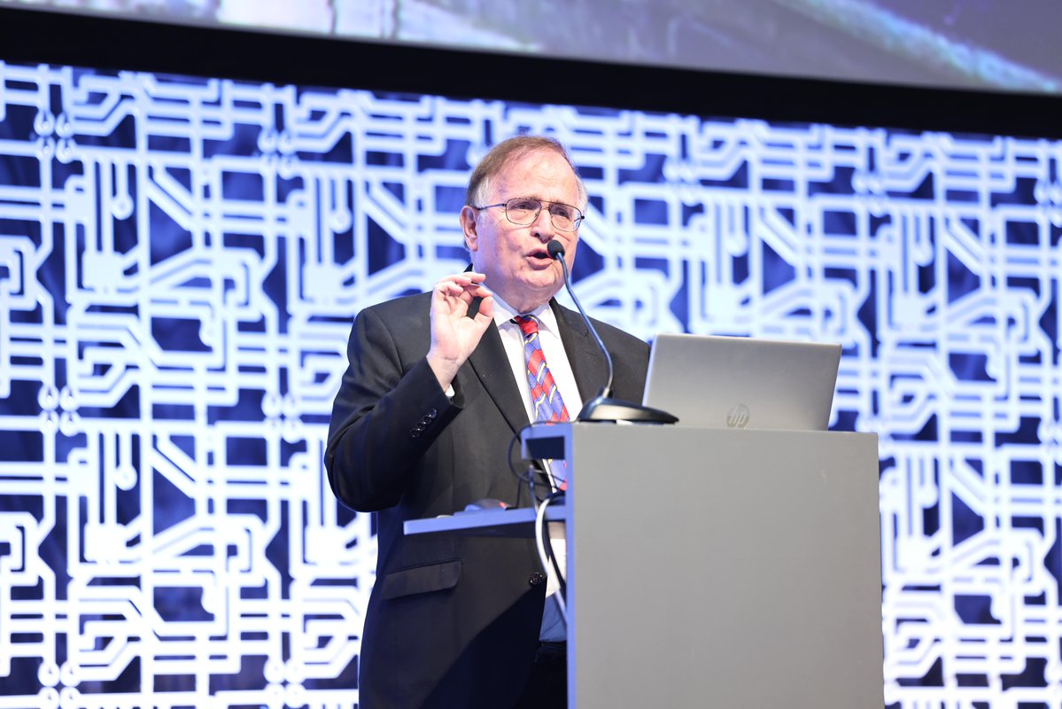 IEEEembs's tweet image. Day 3 at #EMBC2025 has been filled with knowledge, reward, and connection.
A huge thank you to our Plenary Speaker, Professor Nicholas Peppas, our Student Paper Competition award winners, and our Young Professionals Round Table!
Can't wait for what Day 4 brings!