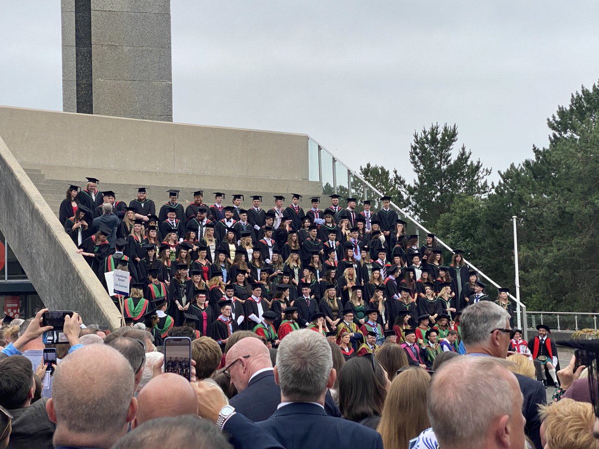 Luis AJ Mur tweet media