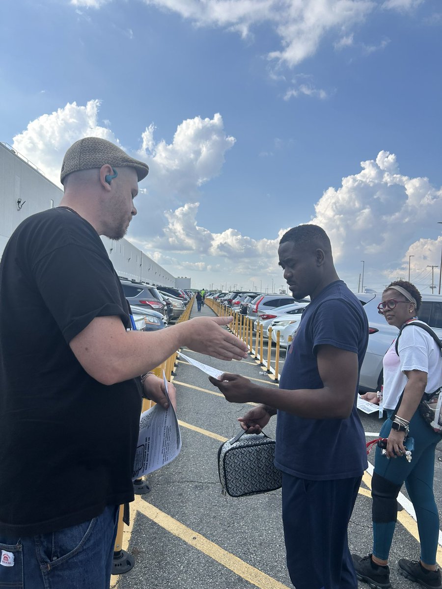 MaketheRoadNJ's tweet image. Rafael Mota passed away three years ago this week. Richard Quishpe died last summer.
How many more workers' deaths will it take for NJ to pass a heat standard?
We're organizing until protections become law! New Jersey lawmakers, the time to act is NOW! Pass the #NJHeatStandard