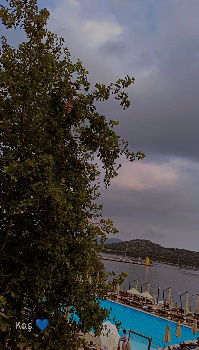 Böyleli bir hava ☁️

Hoş buldum canım abartma 😏