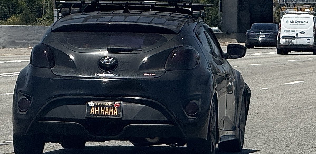 Spottacus's tweet image. "Ah haha!" -- seen on Hey 280 to San Francisco, left here without comment.