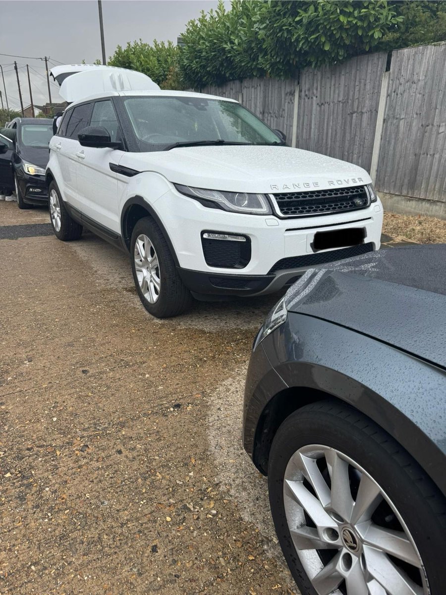 MPSHavering's tweet image. HJTF stopped a stolen Range Rover in Rainham yesterday. 

The driver was arrested, bailed and remanded for handling stolen goods &amp;amp; driving offences. 

#HJTF will continue to target those actively involved in vehicle crime across the borough, and put offenders before the courts.