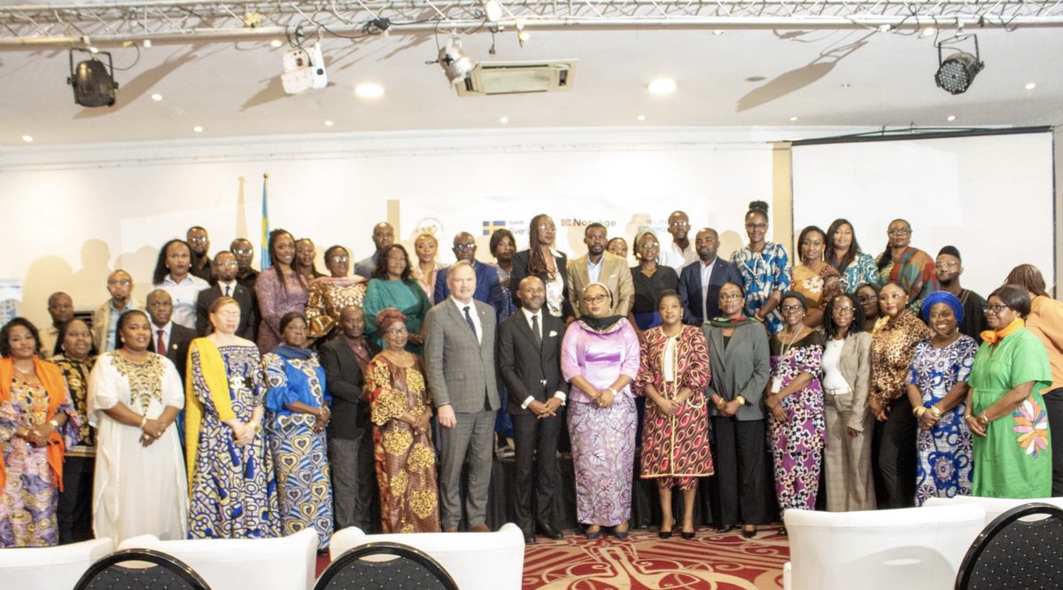 Ambassade de Norvège en R.D.C🇳🇴🇨🇩 (@norwayindrc) on Twitter photo Très belle matinée de socialisation sur le Plan d’action #FemmesPaixSécurité de la #RDC et l’engagement de la #Norvège. Ambitions partagées. <a href="/NorwayMFA/">Norway MFA</a> <a href="/PatrickMuyaya/">Patrick Muyaya</a> <a href="/GenreRDC/">Ministère du Genre , Famille et Enfant</a> <a href="/ONUFemmesRDC/">ONU Femmes RDC</a> Très belle matinée de socialisation sur le Plan d’action #FemmesPaixSécurité de la #RDC et l’engagement de la #Norvège. Ambitions partagées. <a href="/NorwayMFA/">Norway MFA</a> <a href="/PatrickMuyaya/">Patrick Muyaya</a> <a href="/GenreRDC/">Ministère du Genre , Famille et Enfant</a> <a href="/ONUFemmesRDC/">ONU Femmes RDC</a>