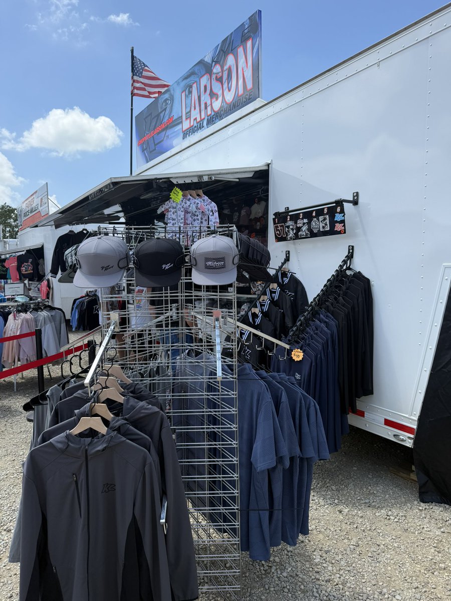 ShopKyleLarson's tweet image. 𝐄 𝐋 𝐃 𝐎 𝐑 𝐀 👑
Open four nights straight- located in turns 3&4!
King of the Deck will launch online TOMORROW at Noon ET!
🛍️ ShopKyleLarson.Com