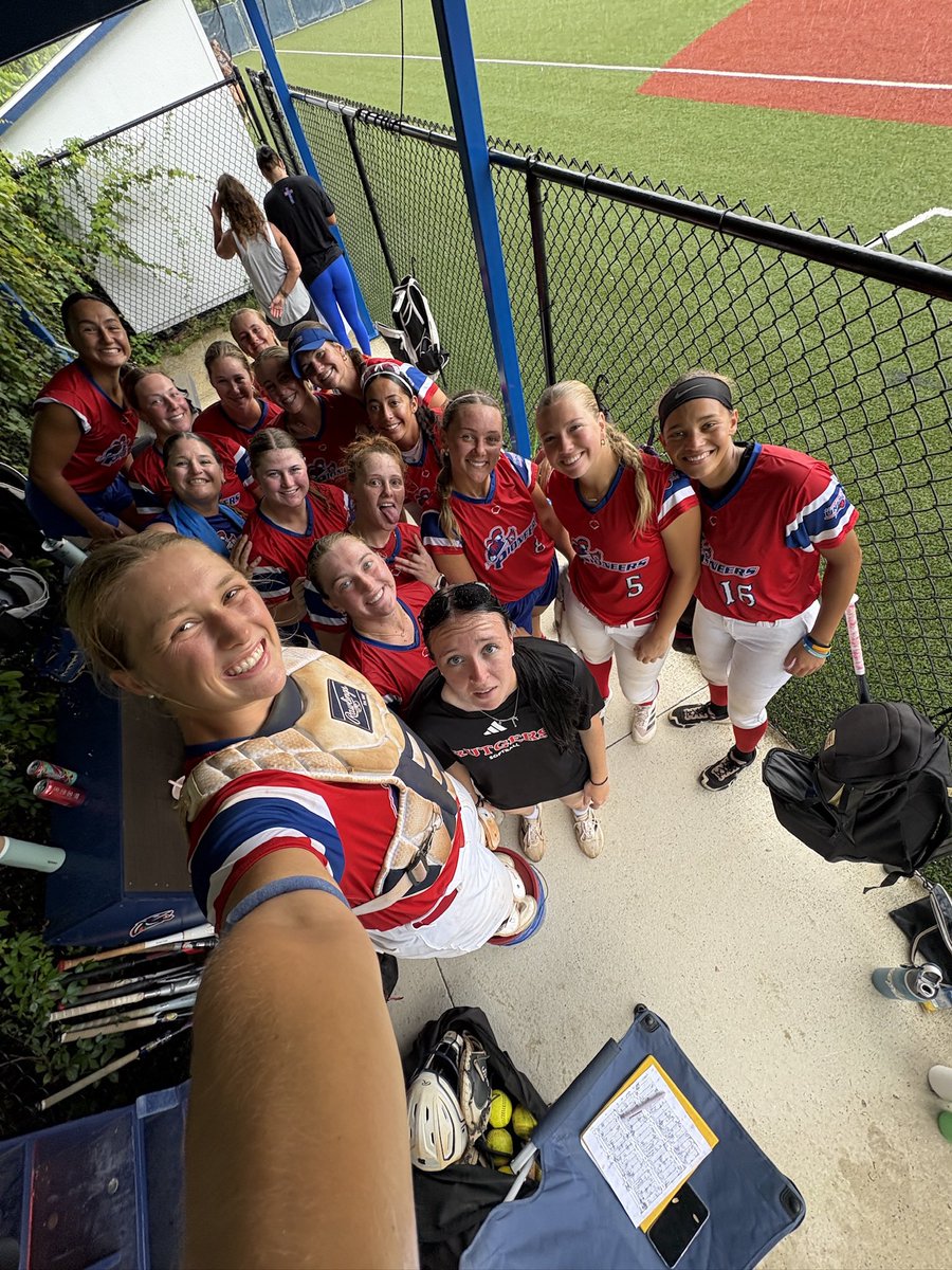 baileyclairedav's tweet image. Thank you @FGCLsoftball for an awesome summer! I’m so thankful that I was able to be apart of this league and become friends with so many people from all over! Never will forget the summer of 25!