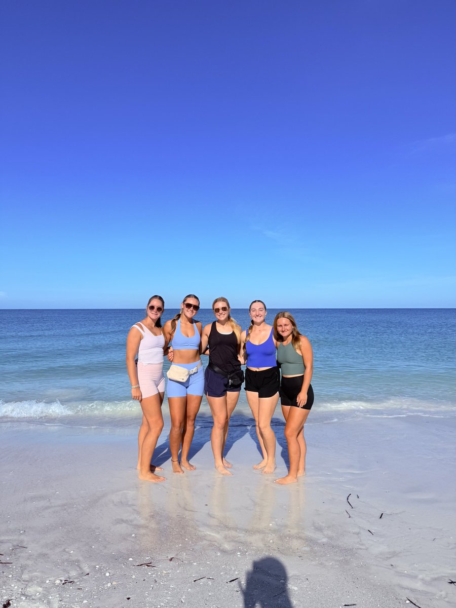 baileyclairedav's tweet image. Thank you @FGCLsoftball for an awesome summer! I’m so thankful that I was able to be apart of this league and become friends with so many people from all over! Never will forget the summer of 25!