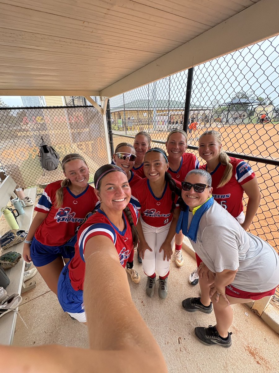 baileyclairedav's tweet image. Thank you @FGCLsoftball for an awesome summer! I’m so thankful that I was able to be apart of this league and become friends with so many people from all over! Never will forget the summer of 25!