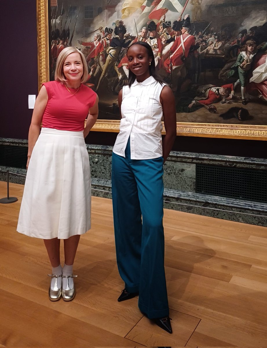 Lucy_Worsley's tweet image. Congratulations Alayo Akinkugbe, otherwise known as Insta's @ablackhistoryofart, who's disgustingly youthful 😉 to have such a significant new art history book out! Heard all about Reframing Blackness at @Tate Britain this morning 😃
penguin.co.uk/authors/292727…