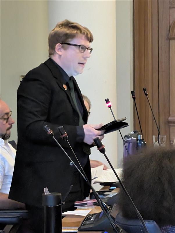 LBLDemocracy's tweet image. Cllrs Paul Valentine, Matthew Bryant and Donatus Anyanwu speak to Council about the Use of Special Urgency Report.
You can view the livestream here:
shorturl.at/PM0KU