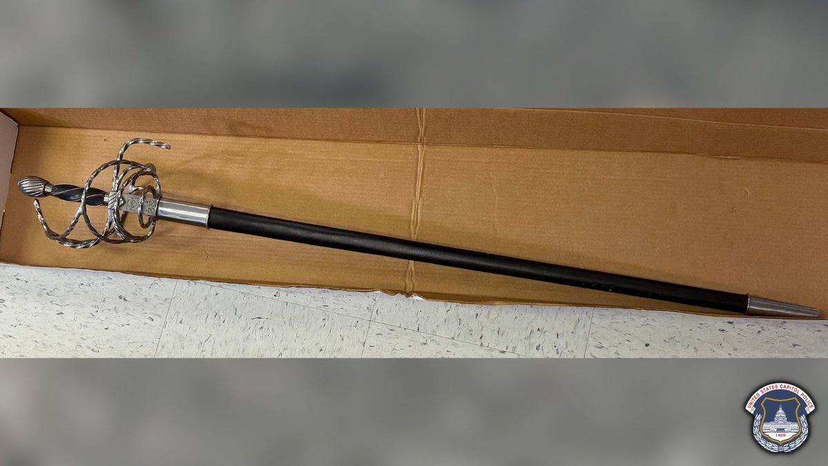 CapitolPolice's tweet image. This morning our officers spotted something unusual, which led them to make an arrest and recover guns, knives, a bow & arrow, and more from a suspicious vehicle.
You can learn more about the arrest here: bit.ly/4lDEgI2