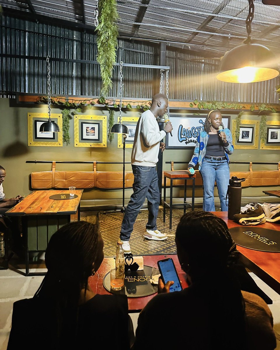 LaughMarabstork's tweet image. Thank you all for coming out for Joke The Week. We had so much fun.