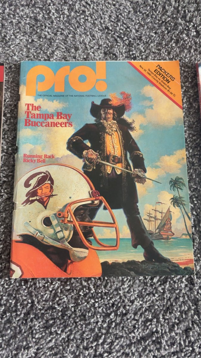 BucsArchive1976's tweet image. 3 new magazines for the collection. The Ricky Bell cover is sweet