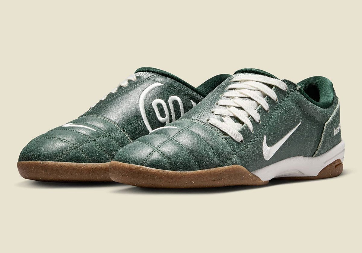 SneakerNews's tweet photo. Nike Total 90 Vintage "Fir Green" 🌲 
🗓️ Release Date: July 30th, 2025 ($135) https://t.co/Bipc1IeBnr