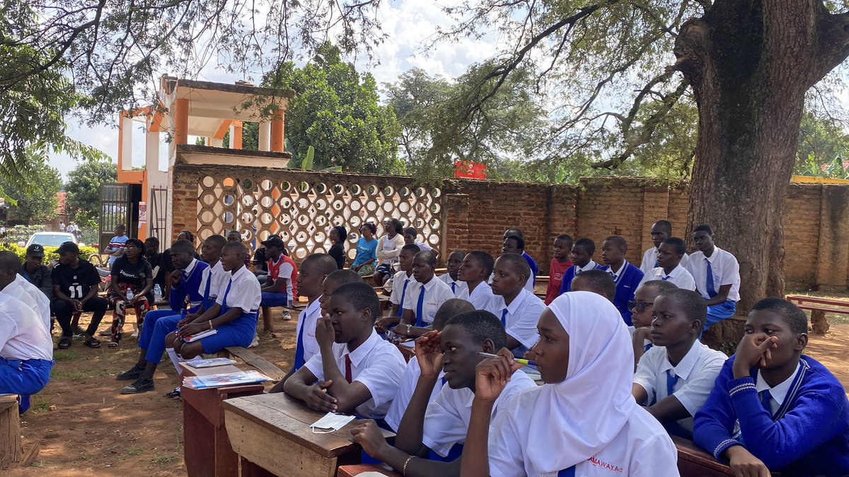 Dr. Kiberu Denis (@kiberudenis1) on Twitter photo Insights from a joint visit by the Ministry of Health and Busoga kingdom cultural leaders to the youth-led U-report communities of action in Kamuli district who are doing amazing work on the HPV plus sensitization in schools and communities.
#hpv #Nutrition <a href="/UReportUganda/">U-Report Uganda</a> Insights from a joint visit by the Ministry of Health and Busoga kingdom cultural leaders to the youth-led U-report communities of action in Kamuli district who are doing amazing work on the HPV plus sensitization in schools and communities.
#hpv #Nutrition <a href="/UReportUganda/">U-Report Uganda</a>